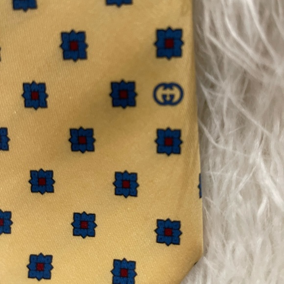 GUCCI VINTAGE SILK TIE - Picture 5 of 8